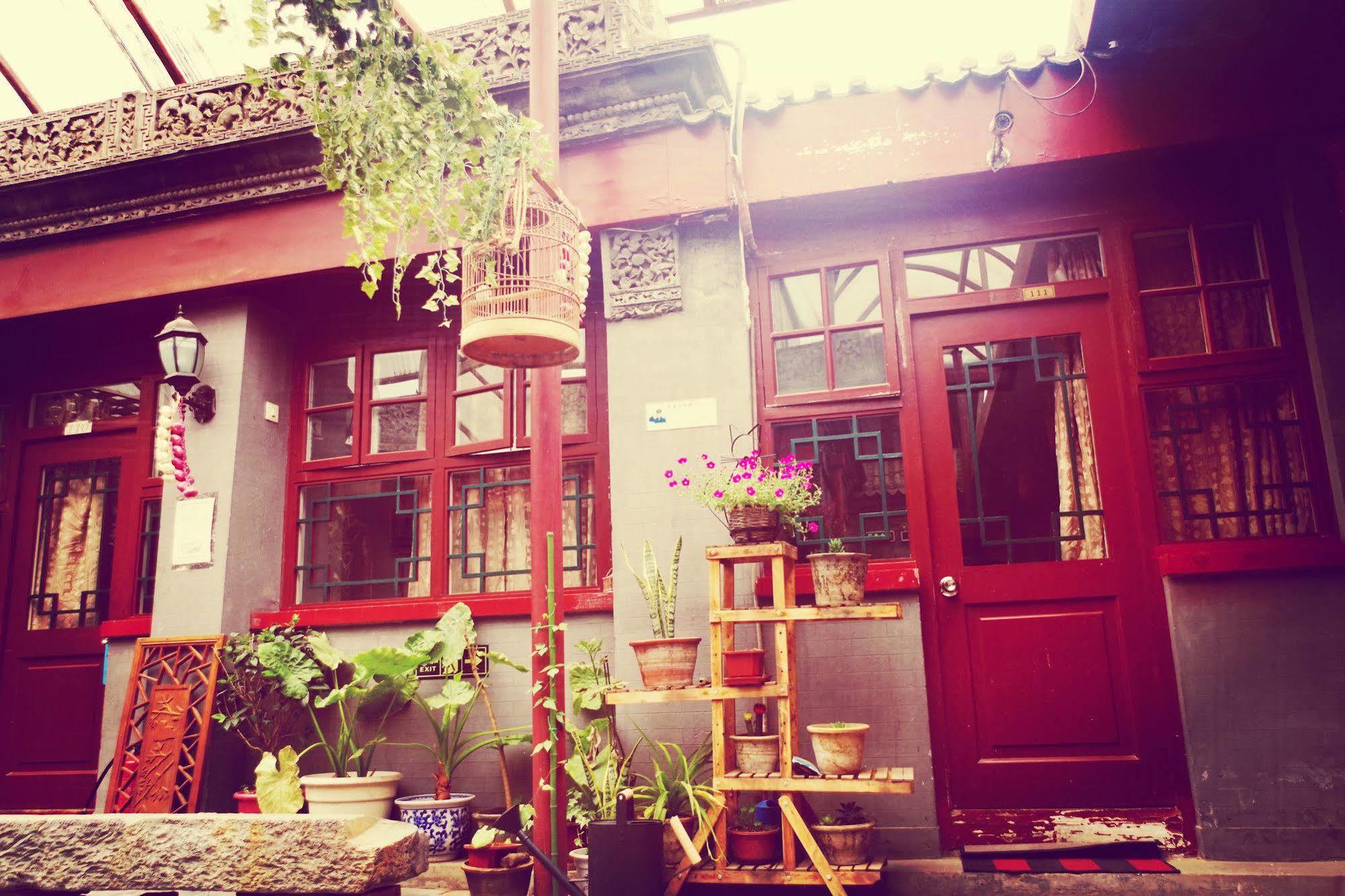 Three Legged Frog Hostel Пекін Екстер'єр фото