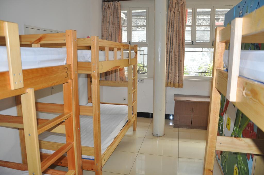Three Legged Frog Hostel Пекін Номер фото