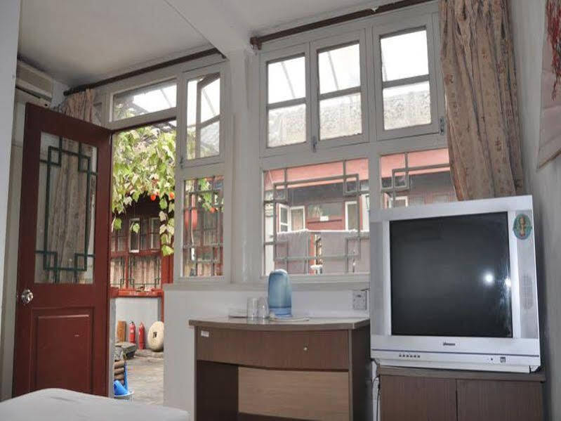 Three Legged Frog Hostel Пекін Екстер'єр фото